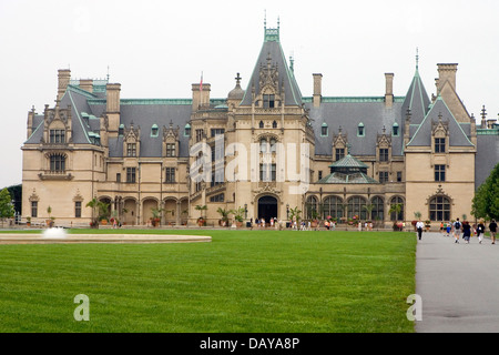 Vue extérieure de Biltmore Estate, construit par George Vanderbilt près de Asheville, Caroline du Nord, États-Unis d'Amérique Banque D'Images