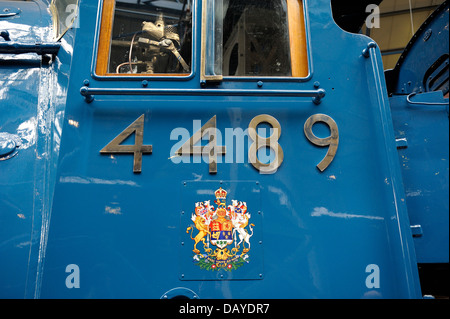 LNER Classe A4 Pacific 4489 Dominion du Canada sur l'affichage dans le National Railway Museum York England uk Banque D'Images