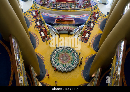 L'intérieur, Burj al-Arab, Dubaï, Émirats Arabes Unis Banque D'Images