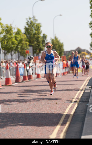 Charlotte Mcshane Australie et Emma Pallant GBR Élite Distance Triathlon Sprint Femmes athlètes suprême fit super et rapide Banque D'Images