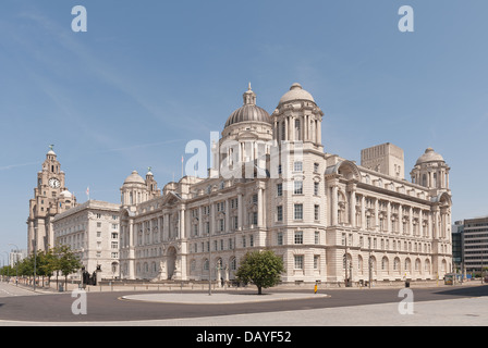 Port of Liverpool building restauré à côté de Royal Liver Building et Cunard Mersey Liverpool ville Patrimoine Mondial de Port Banque D'Images