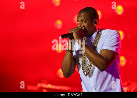 Jay-Z effectue le jour 2 de l'application Yahoo ! Festival 2013 sans fil au Queen Elizabeth Olympic Park le 13 juillet 2013 Banque D'Images