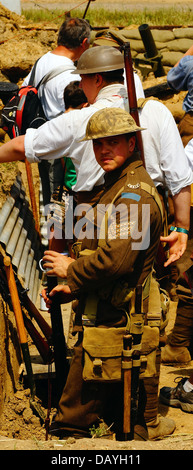 A WW1 de la reconstitution médiévale à un show militaire vêtu comme un soldat britannique, Kent UK Banque D'Images