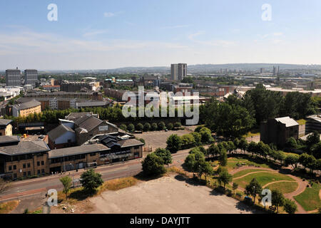 Glasgow, Royaume-Uni. 21 juillet, 2013. 170 et 200 Sandiefield Road, Glasgow, Gorbals détruit par explosion contrôlée Crédit : Tony Clerkson/Alamy Live News Banque D'Images