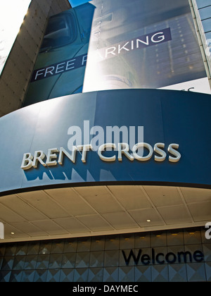 Extérieur de Brent Cross Shopping Centre, London Borough of Barnet, au nord de Londres, Angleterre, Royaume-Uni Banque D'Images