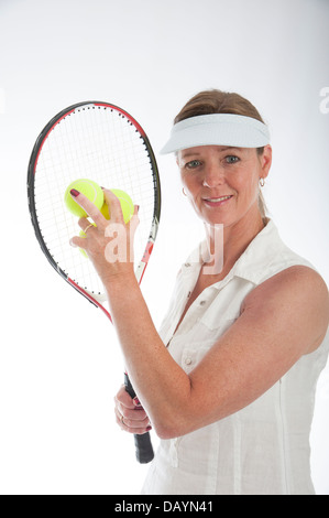 Tennis player holding tennis ball and Racquet Banque D'Images