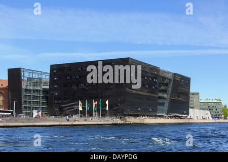 Nouveau bâtiment de la Bibliothèque Royale (Black Diamond Den Sorte Diamant) sur Slotsholmen en front de la Nouvelle-Zélande Danemark Copenhague Banque D'Images