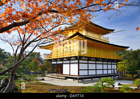 Temple du pavillon d'or de Kyoto au Japon. Banque D'Images
