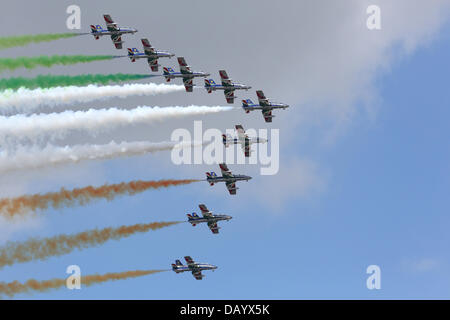 Fairford, UK. 20 juillet, 2013. Les dix Aeromacchi 339comme de l'Frecchi Tricolori, l'équipe de voltige aérienne italienne au Royal International Air Tattoo 2013 Banque D'Images