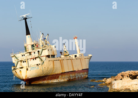 L'épave de l'III Edro, grottes marines, Paphos Banque D'Images