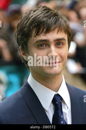 L'acteur britannique Daniel Radcliffe arrive pour le UK premiere de son film "Harry Potter et l'Ordre du Phénix' à Leicester Square à Londres, Royaume-Uni, 03 juillet 2007. Le film basé sur l'écrivain britannique Joanne K. Rowling livre populaire suite sera en salles le 12 juillet. Photo : Hubert Boesl Banque D'Images