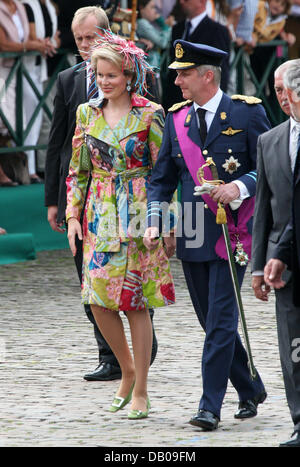 La Princesse Mathilde de Belgique (L) et son mari, le Prince Philippe de Belgique, arrivée au palais royal de Bruxelles, Belgique, 21 juillet 2007. La famille royale belge célèbre la fête nationale. Photo : Albert Nieboer (Pays-Bas) Banque D'Images