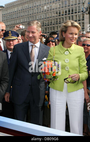 La Princesse Mathilde de Belgique et son mari, le Prince Philippe de Belgique, arrivée au palais royal de Bruxelles, Belgique, 21 juillet 2007. La famille royale belge célèbre la fête nationale. Photo : Albert Nieboer (Pays-Bas) Banque D'Images