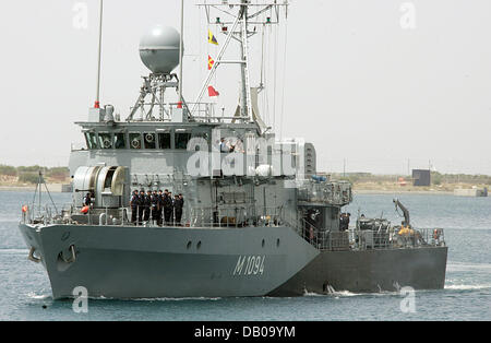 La marine allemande 'bateau' Ensdorf quitte le port de Limassol, Chypre, 30 mai 2007. La marine allemande troupes déployées dans le groupe mission FINUL Maritime Task Force" patrouillent les côtes libanaises pour empêcher les milices du Hezbollah à partir de la contrebande d'armes. Photo : Matthias Schrader Banque D'Images