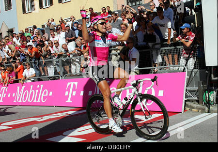 Gerald Ciolek cycliste allemand de l'équipe T-Mobile à la vôtre comme il remporte la 6ème étape de l'Allemagne Tour à Kufstein, Autriche, 15 août 2007. La sixième étape couvre les 175 km distance entre Laengenfeld et Kufstein en Autriche. L'Allemagne Tour mène en 9 étapes sur 1 292,5 kilomètres de Sarrebruck à Hanovre. Photo : Gero Breloer Banque D'Images