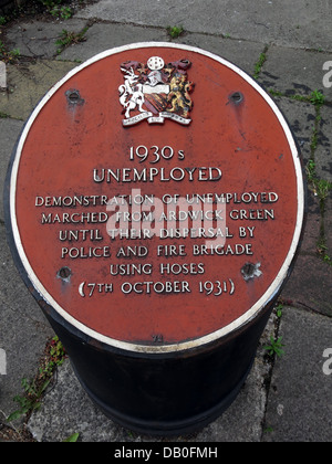 Plaque commémorant rouge 1930 chômeurs en Ardwick Manchester . Démonstration de chômeurs ont marché de Ardwick Green Banque D'Images