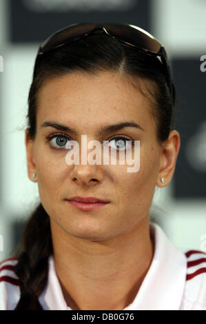 Yelena Isinbaeva athlète russe photographiée lors d'une conférence de presse du promoteur à Osaka, Japon, 24 août 2007. Le champion olympique et détenteur du record du monde est le grand favori lors de la 11e es Championnats du monde d'athlétisme de commencer le 25 août. Photo : Gero Breloer Banque D'Images