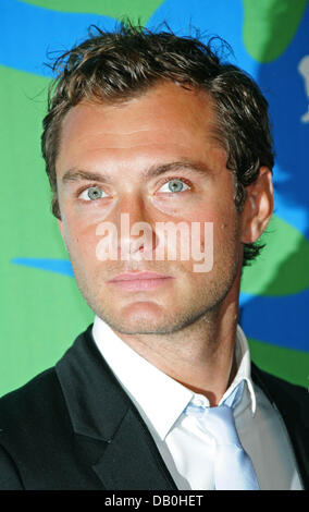 L'acteur britannique Jude Law pose à la photocall pour le film 'Sleuth' au Palazzo del Casino lors de la 64e Festival du Film de Venise à Venise, Italie, 30 août 2007. Photo : Hubert Boesl Banque D'Images