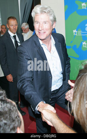 L'acteur Richard Gere nous arrive pour la première de "la partie de chasse' lors de la 64e Festival International du Film de Venise à Venise, Italie, 03 septembre 2007. Photo : Hubert Boesl Banque D'Images