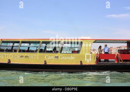 Le Vaporetto dell'Arte - bateaux Banque D'Images