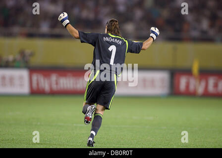 Gardien de l'Allemagne Nadine Angerer cheers après que son équipe marque 1-0 pendant le groupe un match Allemagne contre le Japon de la Coupe du Monde féminine à la Dragon Stadium à Hangzhou, Chine, 17 septembre 2007. Photo : Carmen Jaspersen Banque D'Images