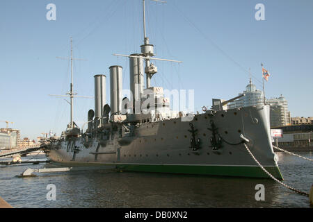 Vue sur le cuirassé 'Aurora' en Saint Petersburg, Russie, 10 septembre 2007. L 'Aurora' a tiré les signaux de prendre d'assaut le palais d'hiver, alors le siège du gouvernement, dans la révolution d'octobre 1917 et, par conséquent, est devenue le symbole de la révolution. Photo : Uwe Zucchi Banque D'Images