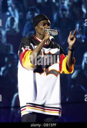 Le rappeur américain Snoop Dogg a accueilli la 2007 MTV Europe Music Awards à Munich, Allemagne, 01 novembre 2007. Photo : HUBERT BOESL Banque D'Images