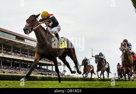 Del Mar, Californie, USA. 22 juillet, 2013. Souhaitant Gate avec Gary Stevens jusqu'gagne l'infrastructure mondiale de l'enjeu à San Clemente del Mar Race Course à Del Mar, CA le 21 juillet 2013. Crédit : Alex Evers/Eclipse/ZUMAPRESS.com/Alamy Live News Banque D'Images