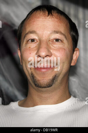 Musicien suisse DJ Bobo, né Peter René Baumann, déclinée pour les caméras au parc de loisirs Europa Park à Rust, l'allemand, le 26 novembre 2007. DJ Bobo se produira pour 35 montre sur sa nouvelle tournée sur le thème le vampire en vie" sera lancée le 30 novembre. En tournée jusqu'en novembre 2008, en tant que DJ Bobo Suisse naturel est de prendre une pause de tournée pour regarder les matchs de l'UEFA Euro 2008. Photo : Rolf Banque D'Images