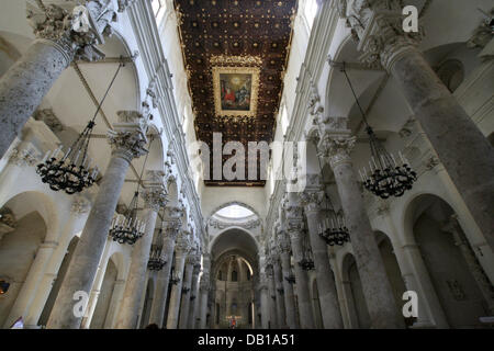 (Afp) La photo montre l'intérieur de l'église Santa Croce à Lecce, Italie, 11 avril 2007. Photo : Lars Halbauer Banque D'Images