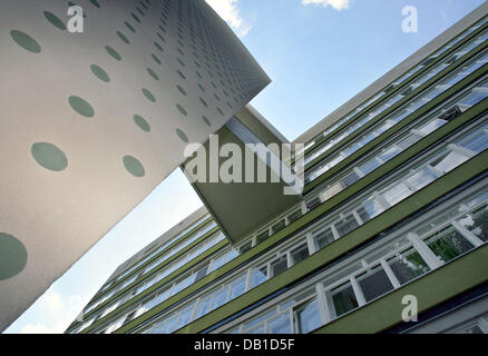 (Afp) le fichier photo datée du 16 mai 2007 montre une tour conçue par le célèbre architecte Brésilien Oscar Niemeyer en 1957 à Berlin, Allemagne. Niemeyer, l'architecte le plus respecté et responsable de la capitale brésilienne, Brasilia a 100 ans le 15 décembre 2007. Photo : Arno Burgi Banque D'Images