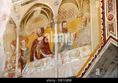 Italie, Ombrie, Todi, église de San Fortunato, 5e chapelle à gauche, fresque médiévale du banquet d'Hérode (AD 1340) Banque D'Images