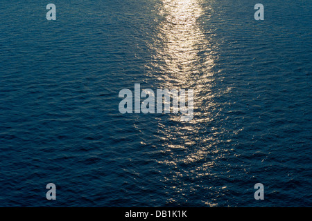 Coucher de soleil en mer Banque D'Images