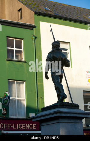 Wexford Pikeman Statue par Oliver Sheppard dans la mémoire de la rébellion de 1798 à l'arène d'innWexford Wexford, Irlande Banque D'Images