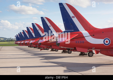 La queue de la flèche rouge RAF Hawks sur la piste. Banque D'Images