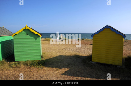 Littlehampton UK - cabines de plage à Littlehampton Beach et front de mer Photographie prise par Simon Dack Banque D'Images