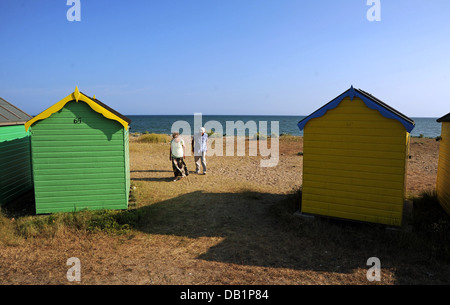 Littlehampton UK - cabines de plage à Littlehampton Beach et front de mer Photographie prise par Simon Dack Banque D'Images