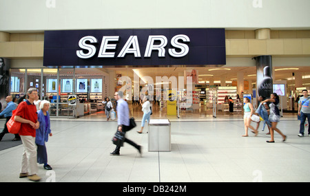 L'entrée du magasin Sears au Centre Eaton le 12 juillet 2013 à Toronto Banque D'Images