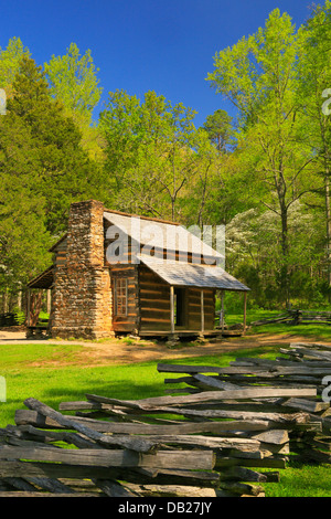 Cabine de John Oliver, la Cades Cove, Great Smoky Mountains National Park, California, USA Banque D'Images