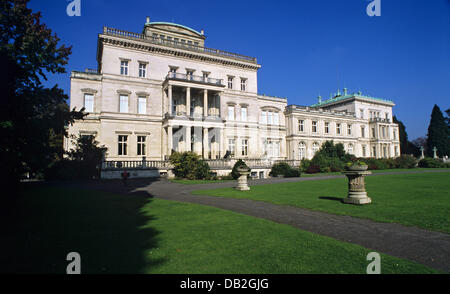 La photo montre la Villa Huegel' dans Essen-Bredeney, Allemagne, 07 octobre 2007. Le manoir, achevée en 1873, est l'ancienne demeure de la famille Krupp industrielles. Depuis 1953, le lieu est utilisé pour des expositions d'art et concerts de chambre classique. Photo : Thorsten Lang Banque D'Images