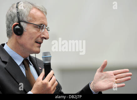 Président de la Société Nationale des Chemins de fer français SNCF, Guillaume Pepy parle lors de la '2011' parle de trafic - un congrès international sur la mobilité ferroviaire - à Bonn, Allemagne, 13 septembre 2011. Des experts discutent de questions actuelles et futures concernant le trafic à l'événement. Photo:Henning Kaiser Banque D'Images