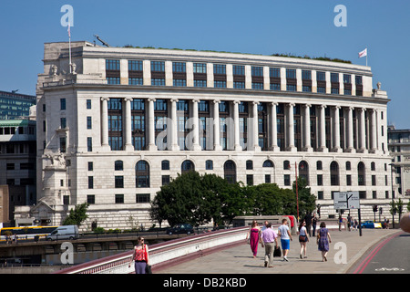 Unilever House, Victoria Embankment, London, England Banque D'Images