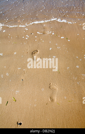 Des traces de pas dans le sable plage Holkham Norfolk Angleterre Banque D'Images