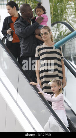 Heidi Klum et Seal prendre leur fille Leni Samuel à la classe de ballet de Los Angeles, Californie - 02.04.11 Banque D'Images