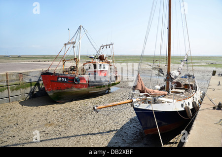Des bateaux de pêche à Leigh-on-Sea, Essex, UK Banque D'Images