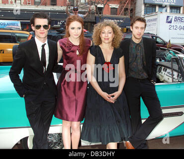 Matt Smith, Karen Gillan, Arthur Darvill et Alex Kingston qui « docteur dépistage" tenue à l'East Village Cinema New York City, USA - 11.04.11 Banque D'Images