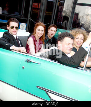 Matt Smith, Karen Gillan, Alex Kingston, Steven Moffat et Arthur Darvill qui « docteur dépistage" tenue à l'East Village Cinema New York City, USA - 11.04.11 Banque D'Images