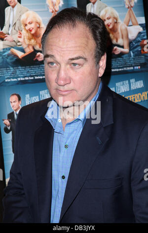 James Belushi Le Creative Coalition & Amis célébrer Broadway show 'Né hier" au nouveau magasin phare Nat Sherman Banque D'Images