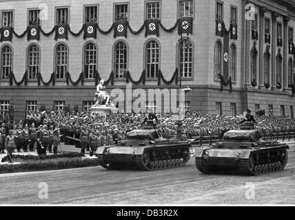 Nazisme / National socialisme, militaire, parades, défilé le 49e anniversaire d'Adolf Hitler, Berlin, 20.4.1938, droits additionnels-Clearences-non disponible Banque D'Images