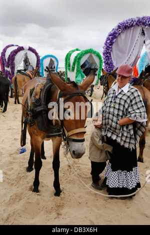 Pèlerins catholiques de faire le pèlerinage annuel à El Rocio en Andalousie, sud de l'Espagne Banque D'Images